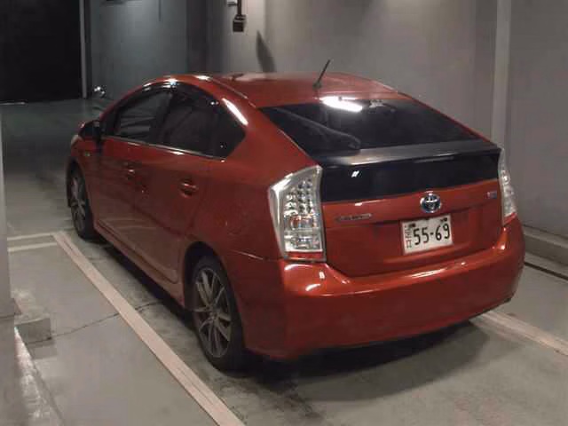 TOYOTA PRIUS