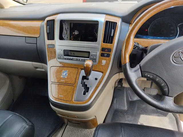 TOYOTA ALPHARD