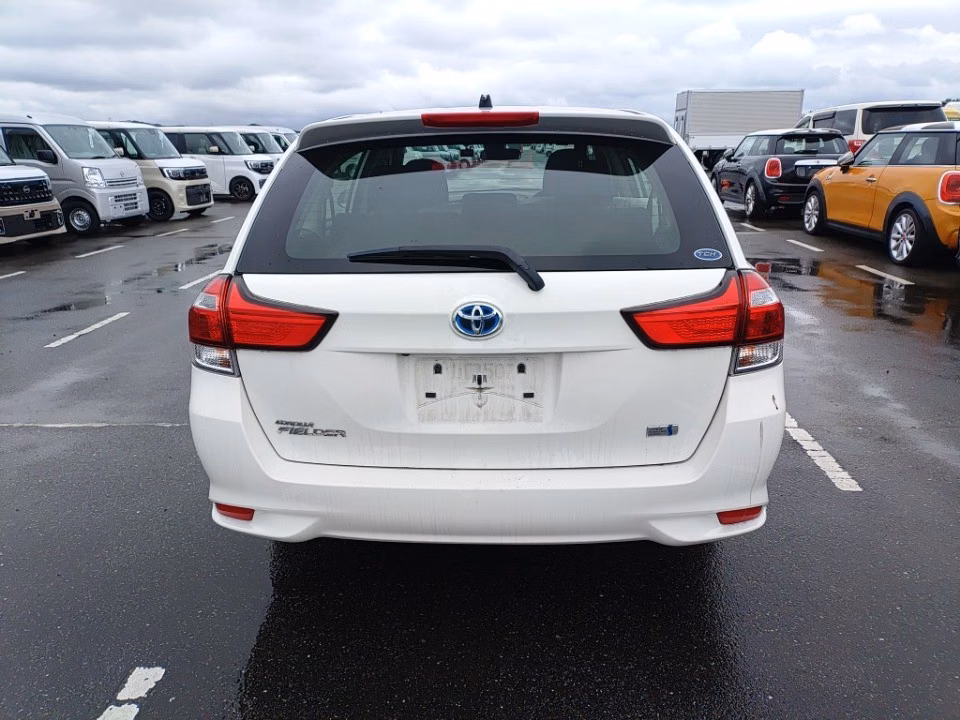 TOYOTA COROLLA FIELDER
