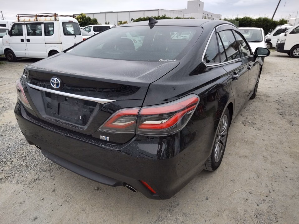 TOYOTA CROWN