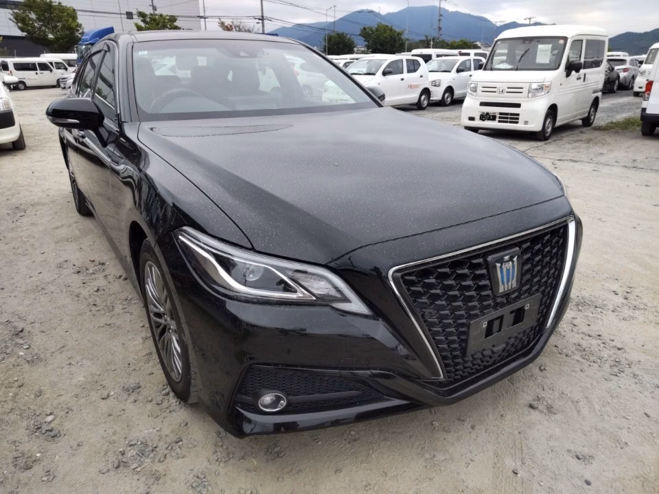TOYOTA CROWN