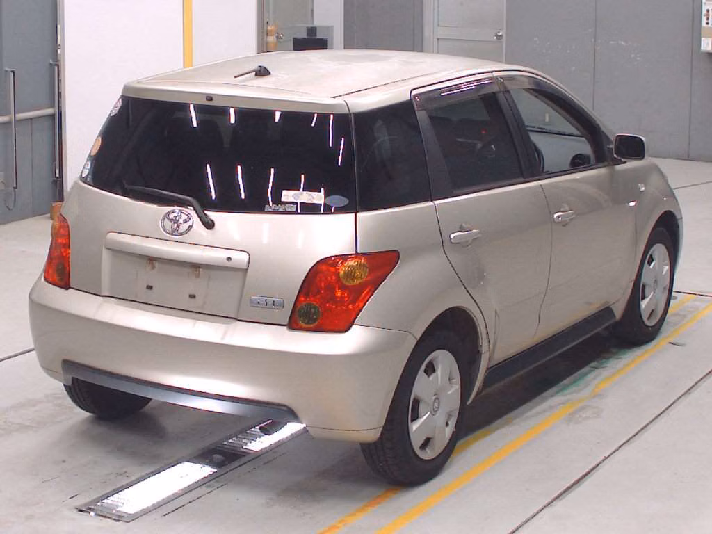 TOYOTA IST