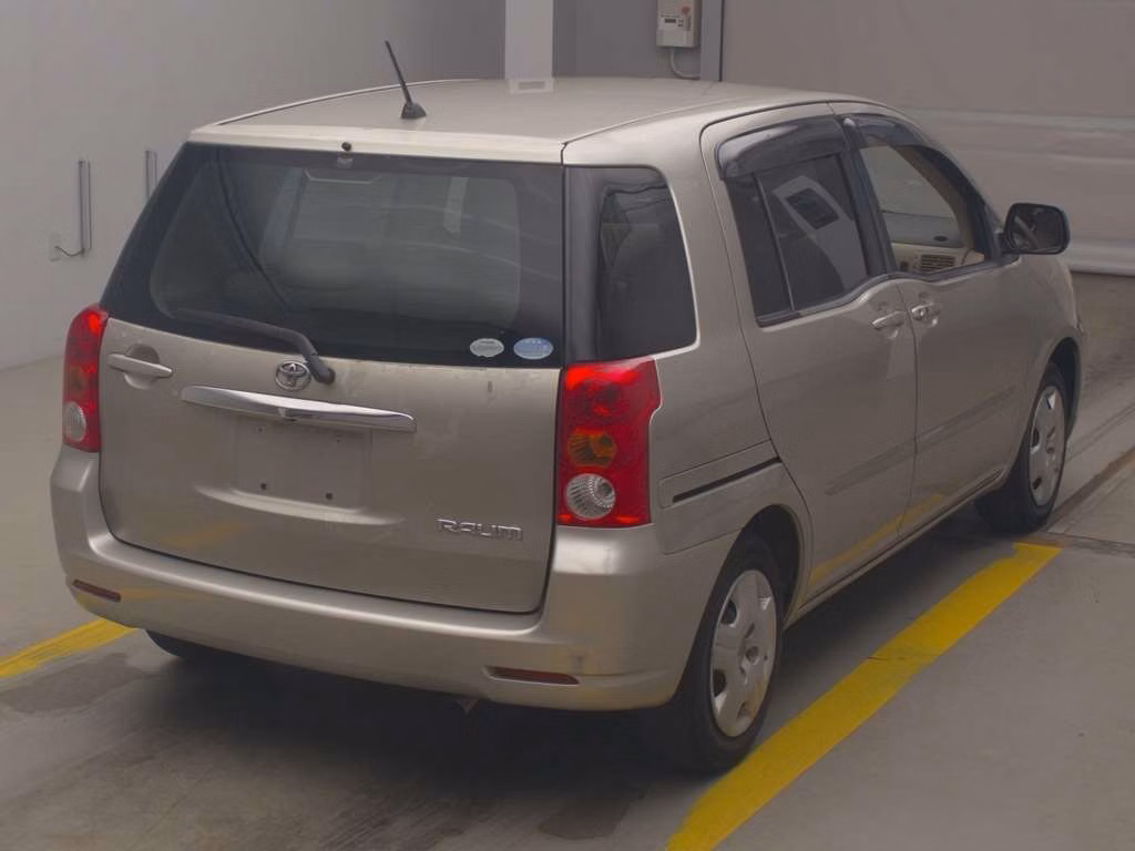 TOYOTA RAUM