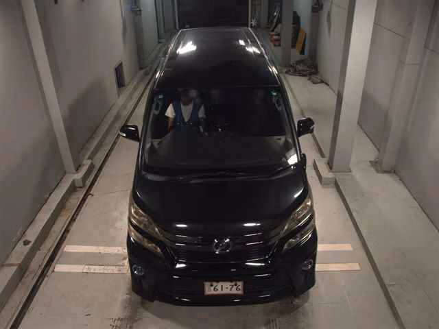 TOYOTA VELLFIRE