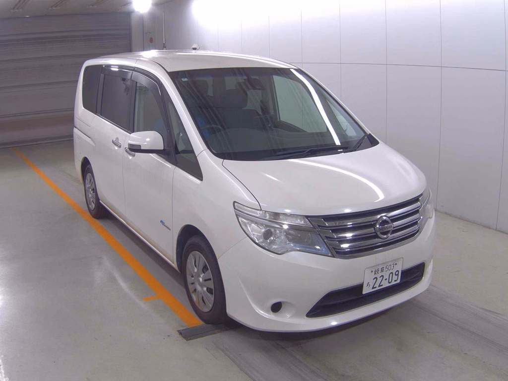 NISSAN SERENA