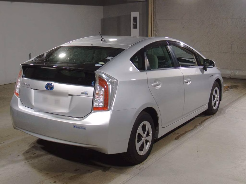 TOYOTA PRIUS