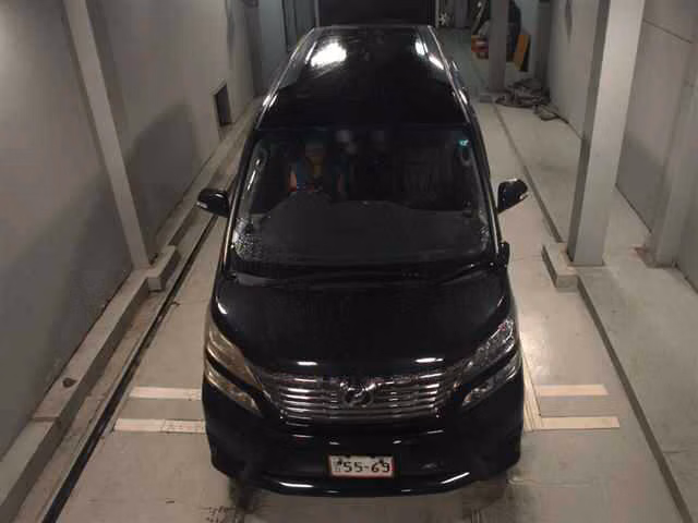 TOYOTA VELLFIRE