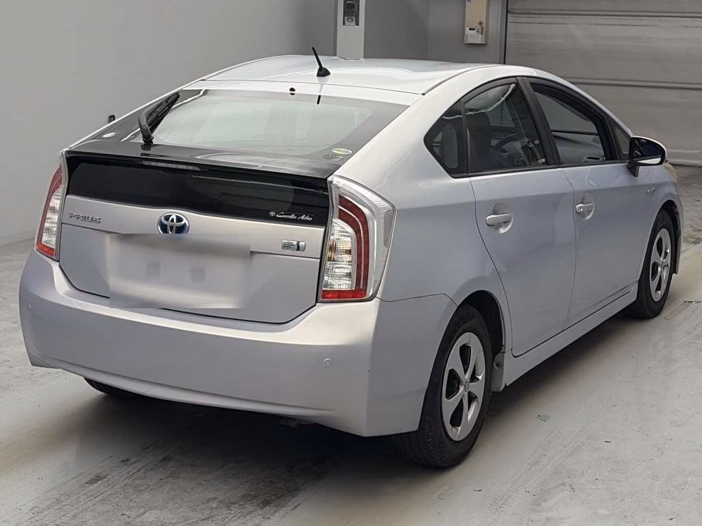 TOYOTA PRIUS
