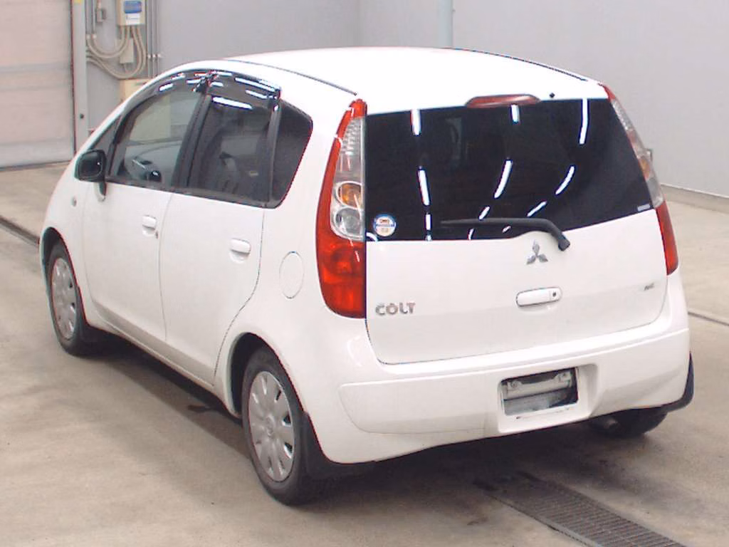 MITSUBISHI COLT