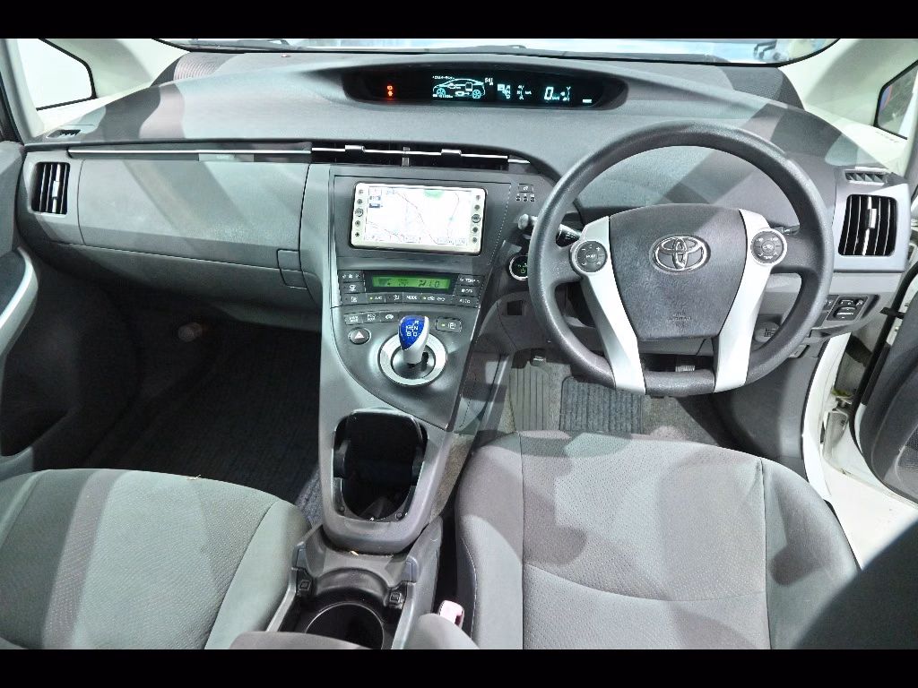 TOYOTA PRIUS