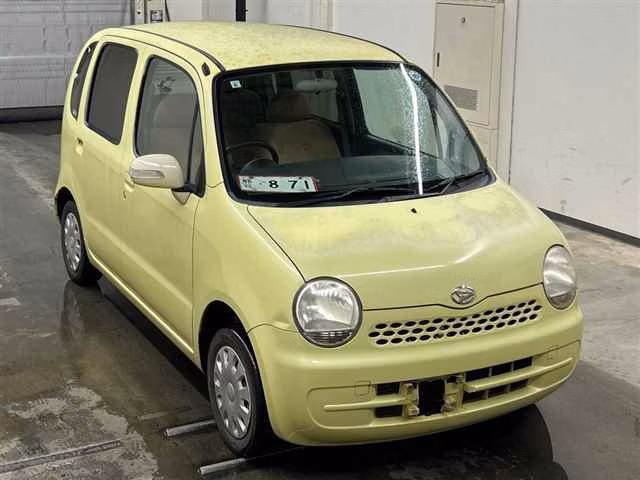 DAIHATSU MOVE LATTE