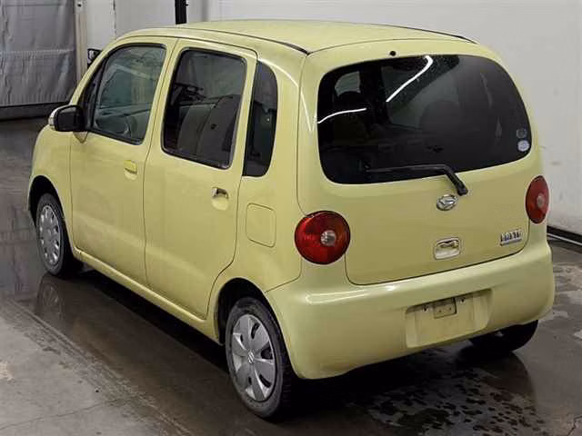 DAIHATSU MOVE LATTE