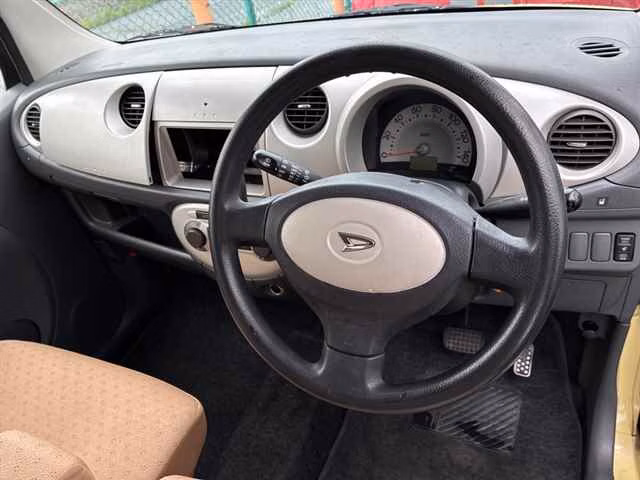 DAIHATSU MOVE LATTE