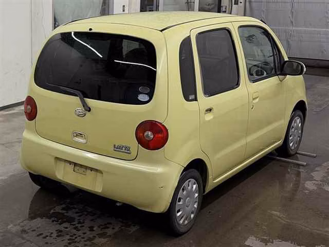DAIHATSU MOVE LATTE