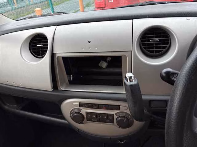 DAIHATSU MOVE LATTE