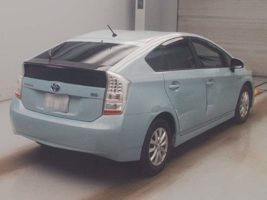 TOYOTA PRIUS