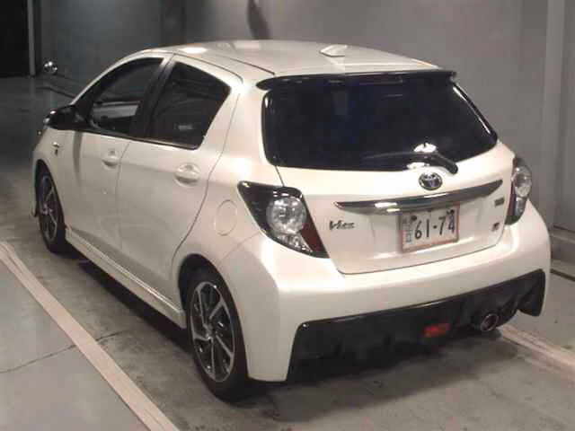 TOYOTA VITZ