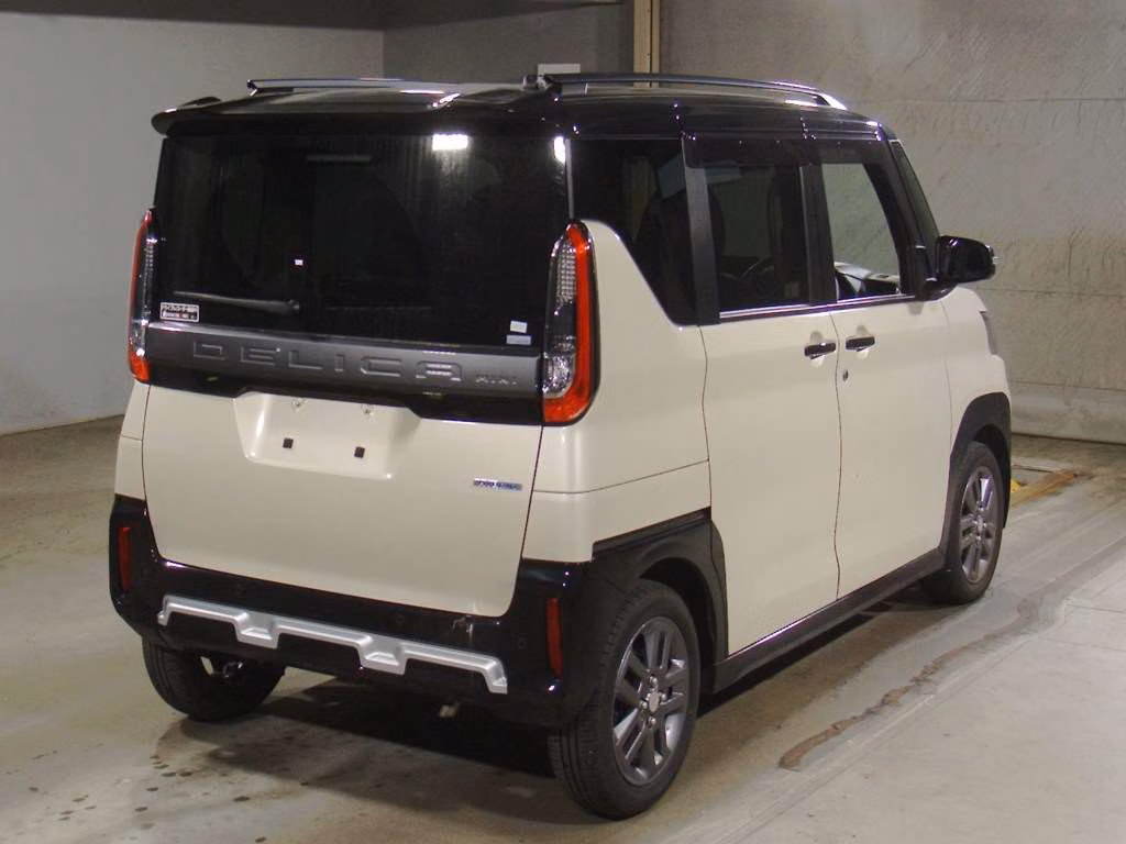 MITSUBISHI DELICA MINI