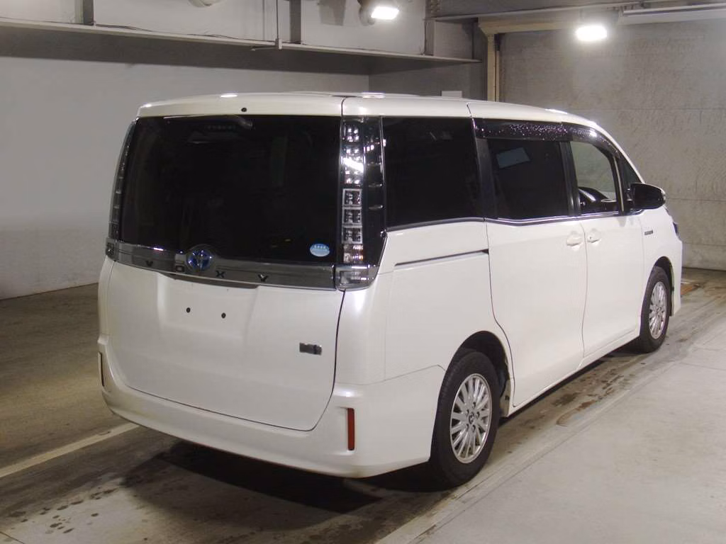 TOYOTA VOXY