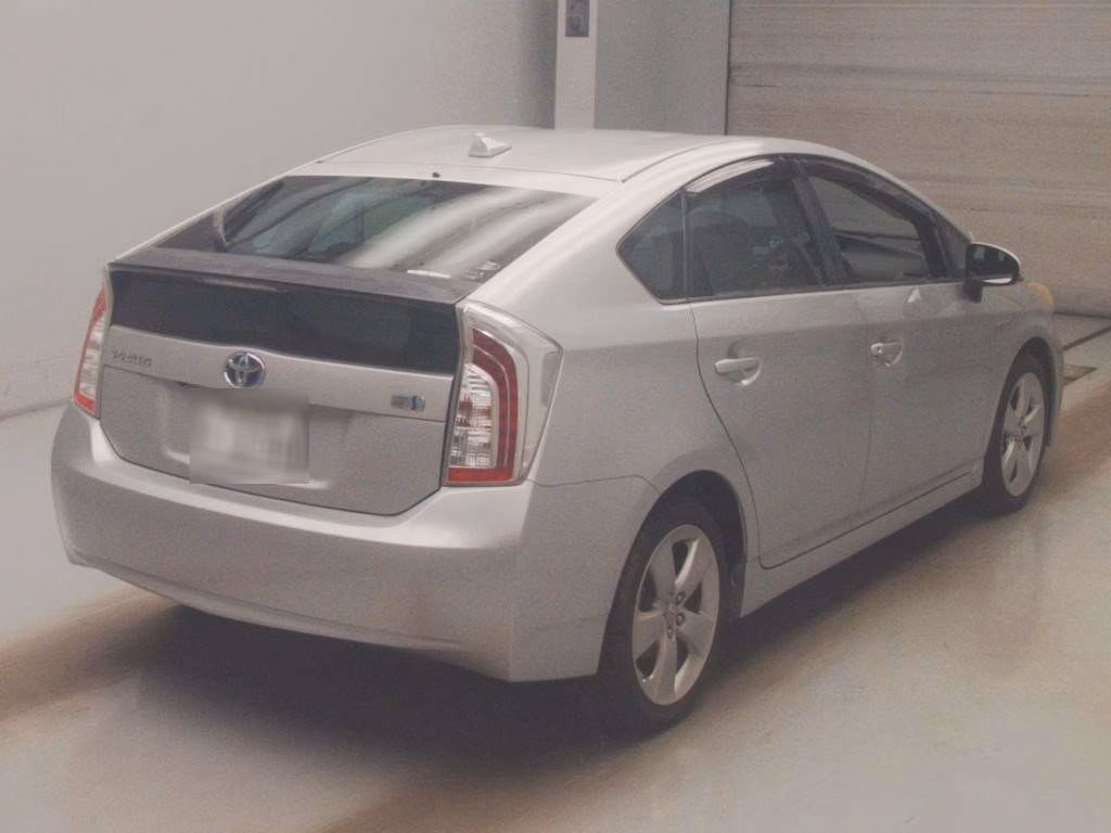 TOYOTA PRIUS