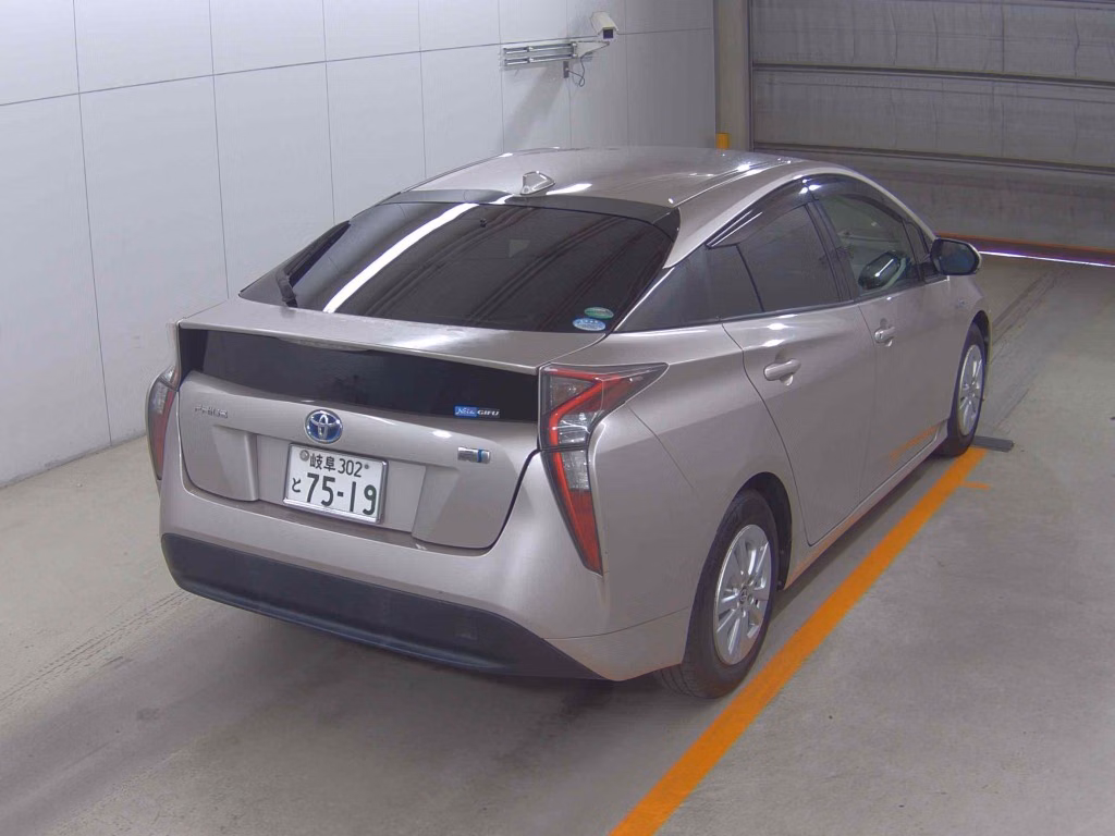 TOYOTA PRIUS