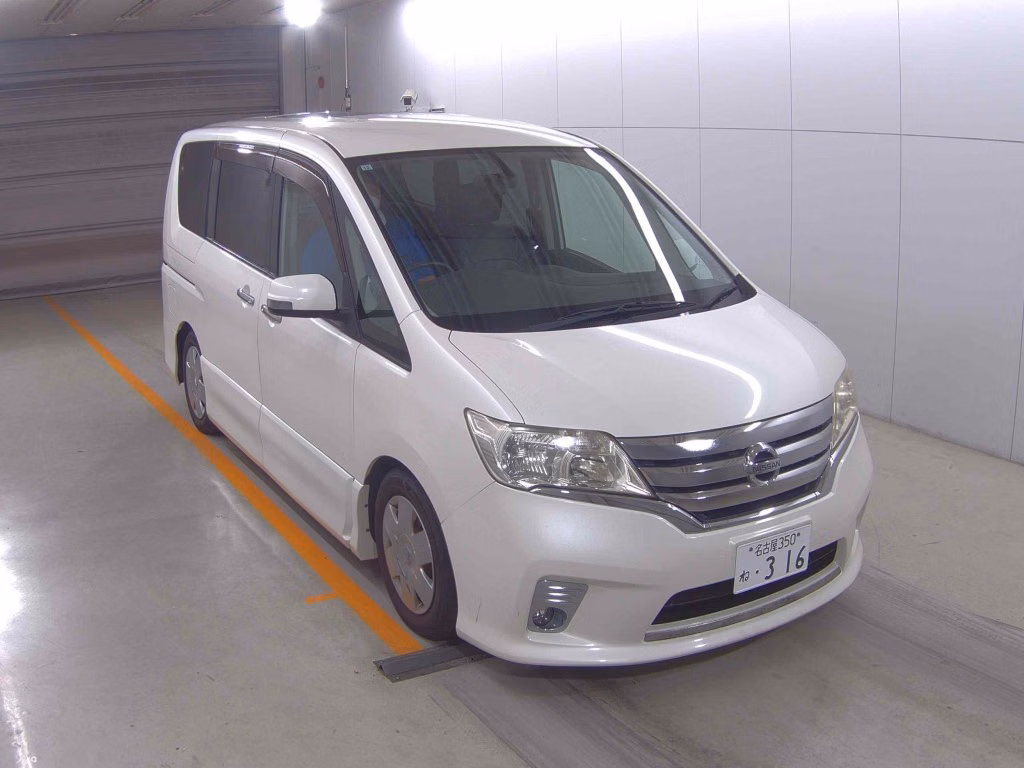 NISSAN SERENA