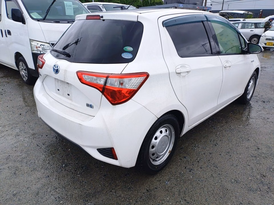 TOYOTA VITZ