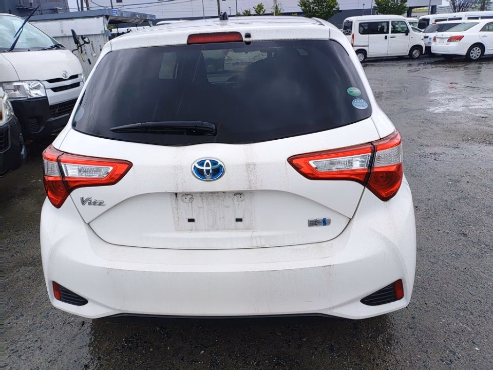 TOYOTA VITZ