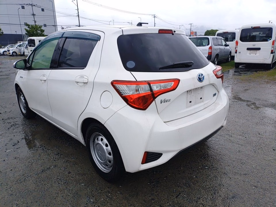 TOYOTA VITZ