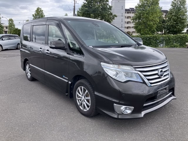 NISSAN SERENA