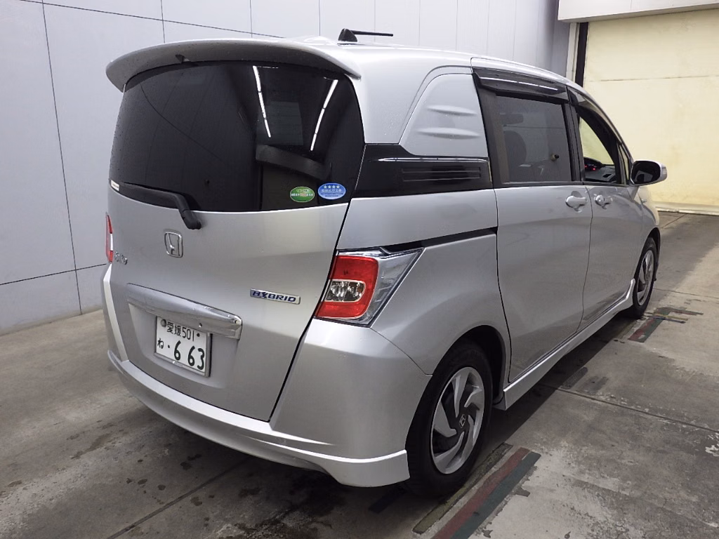HONDA FREED SPIKE