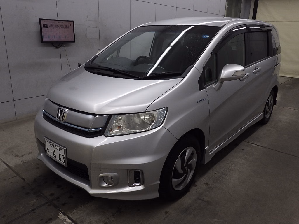 HONDA FREED SPIKE