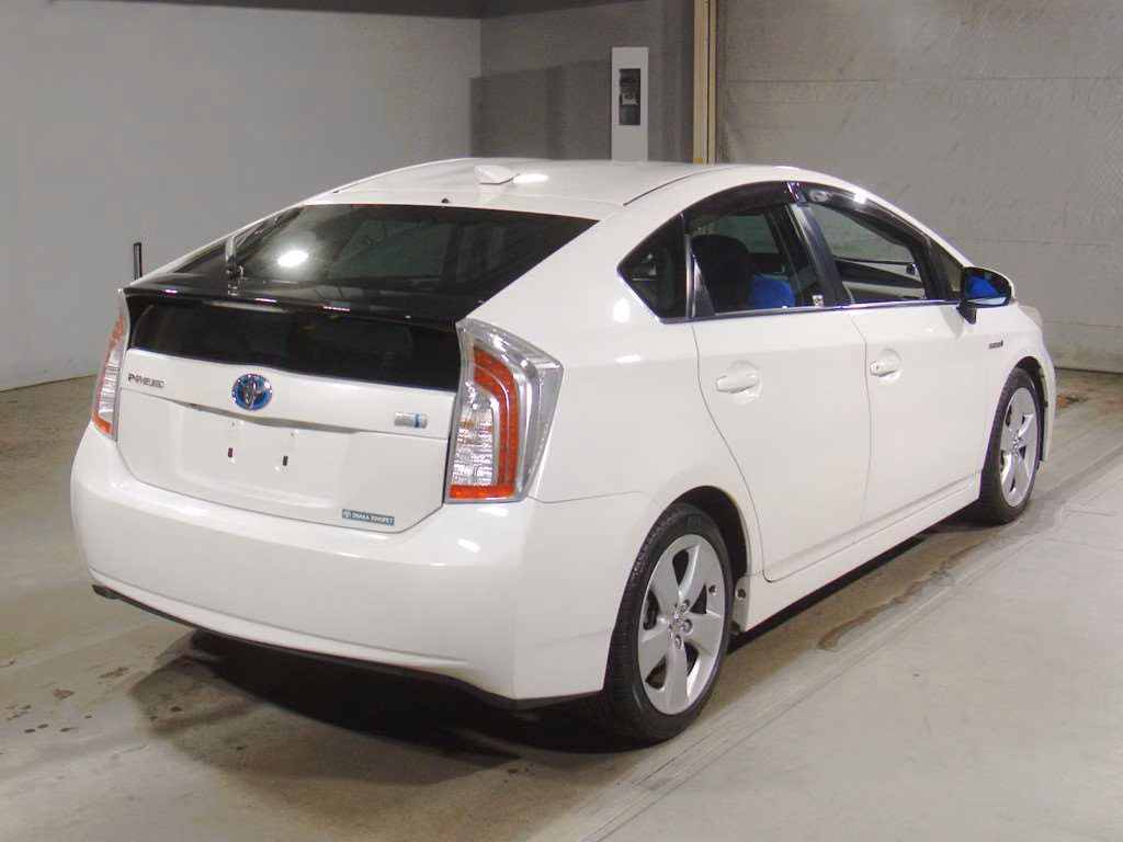 TOYOTA PRIUS