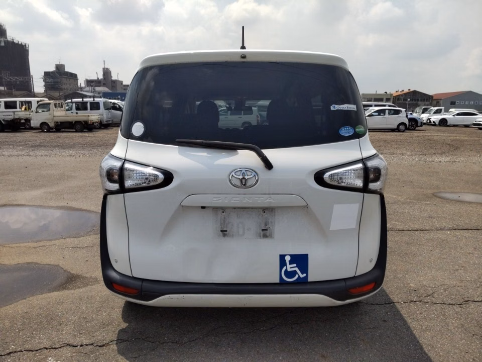 TOYOTA SIENTA