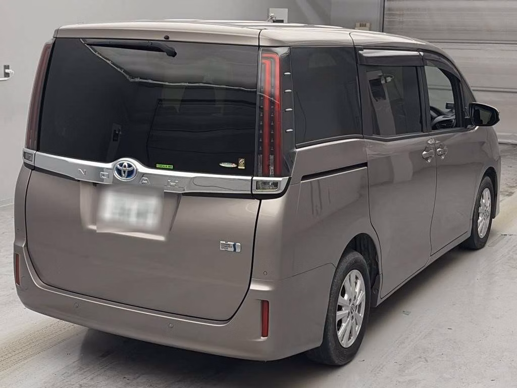 TOYOTA NOAH