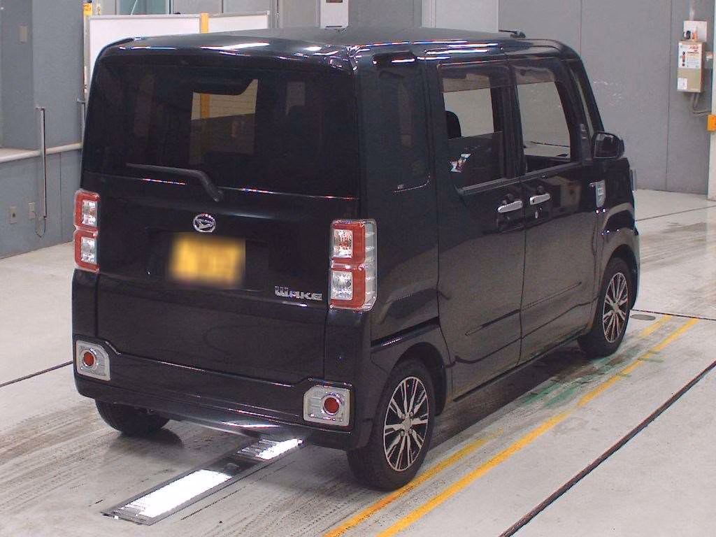 DAIHATSU WAKE