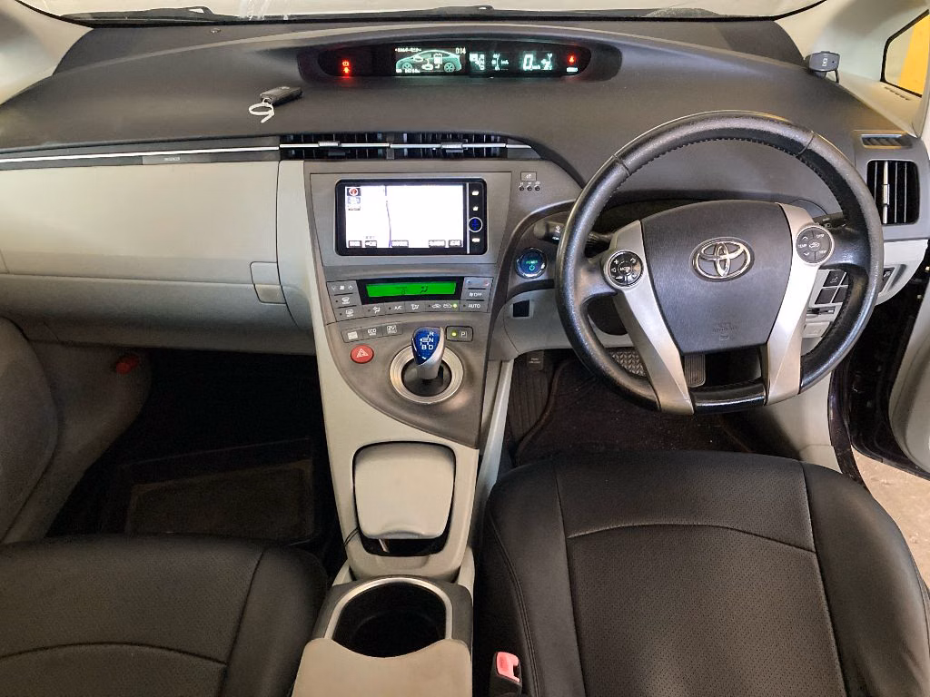 TOYOTA PRIUS