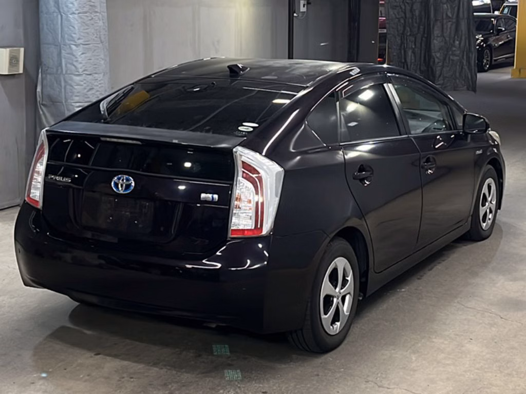 TOYOTA PRIUS