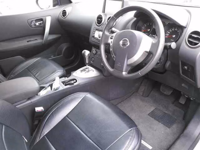 NISSAN DUALIS