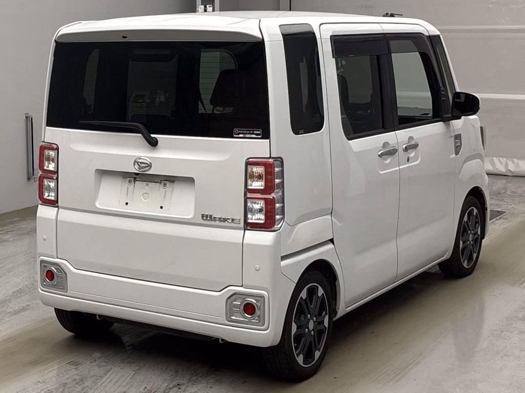 DAIHATSU WAKE