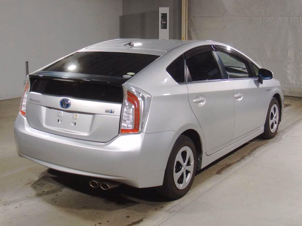 TOYOTA PRIUS