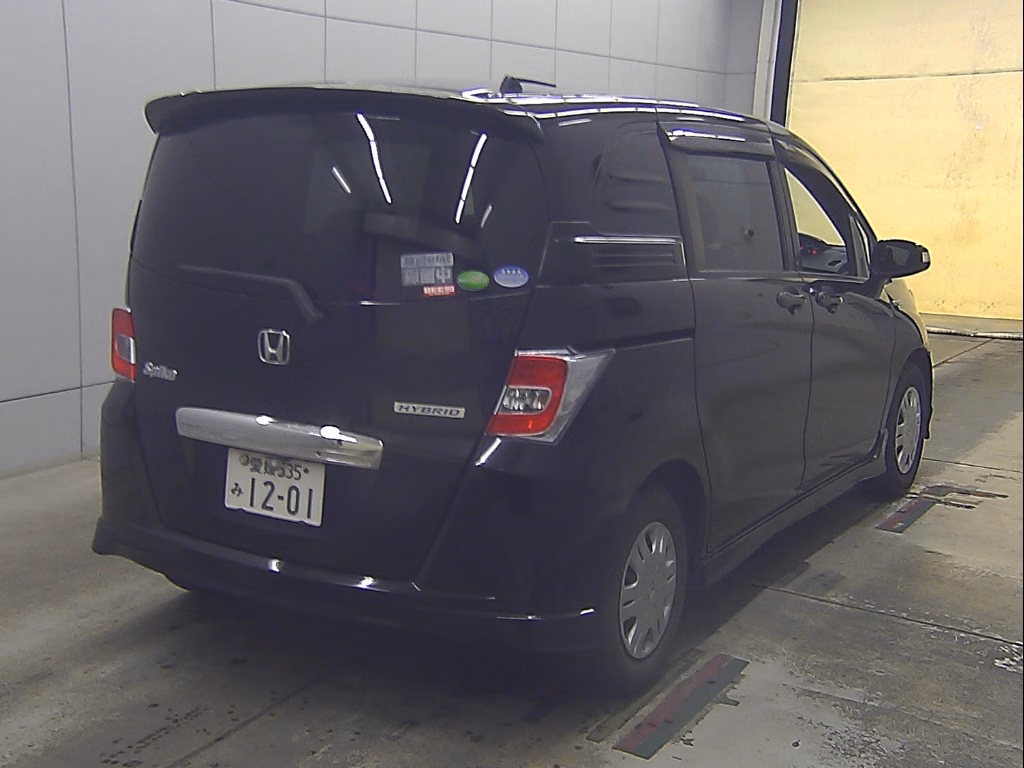 HONDA FREED SPIKE