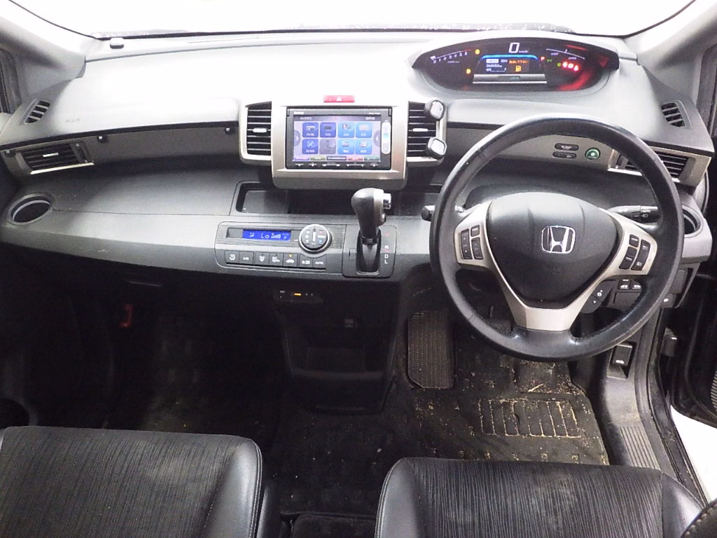 HONDA FREED SPIKE