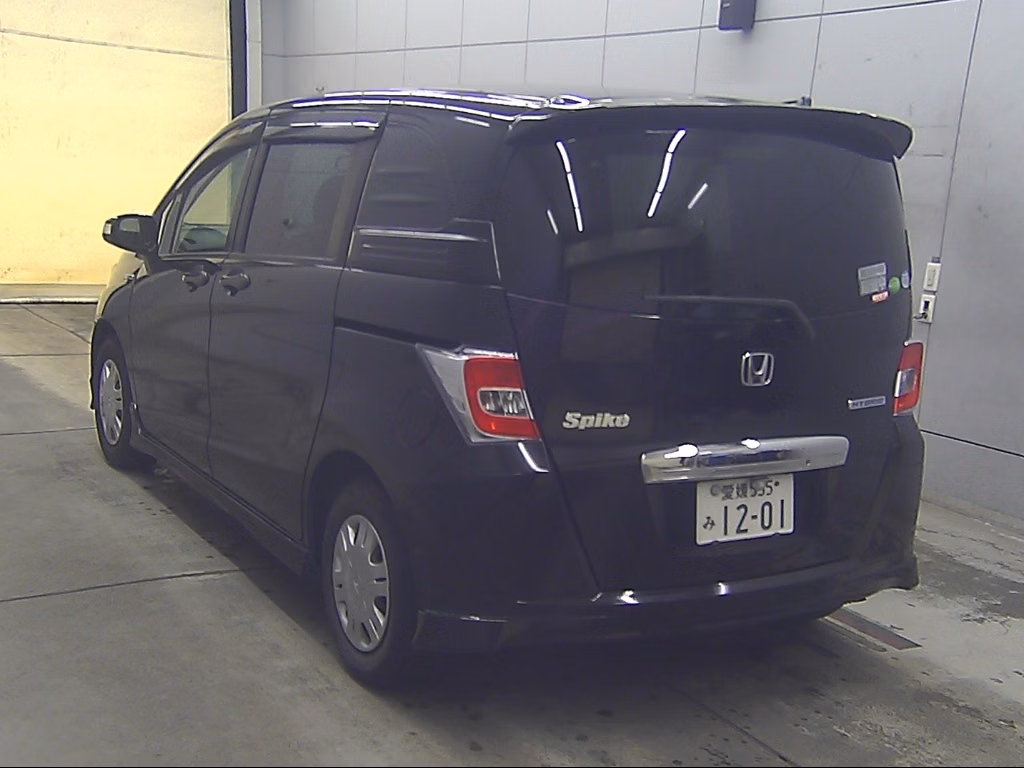 HONDA FREED SPIKE
