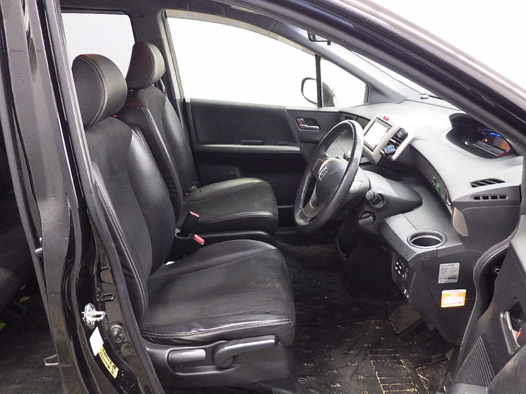 HONDA FREED SPIKE