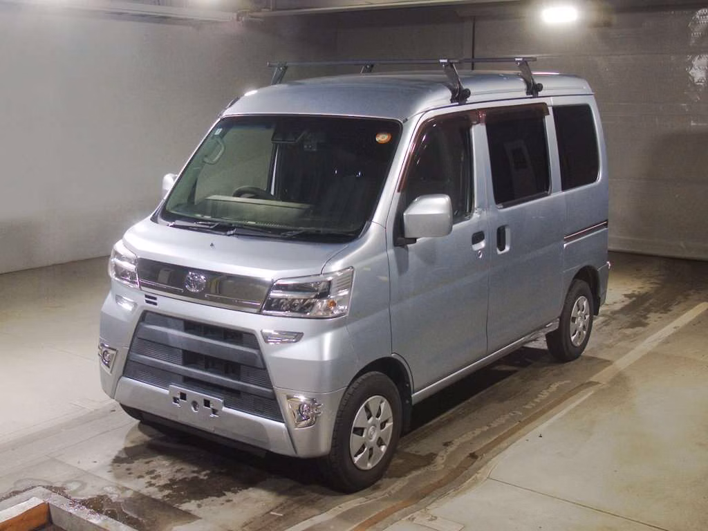 TOYOTA PIXIS VAN
