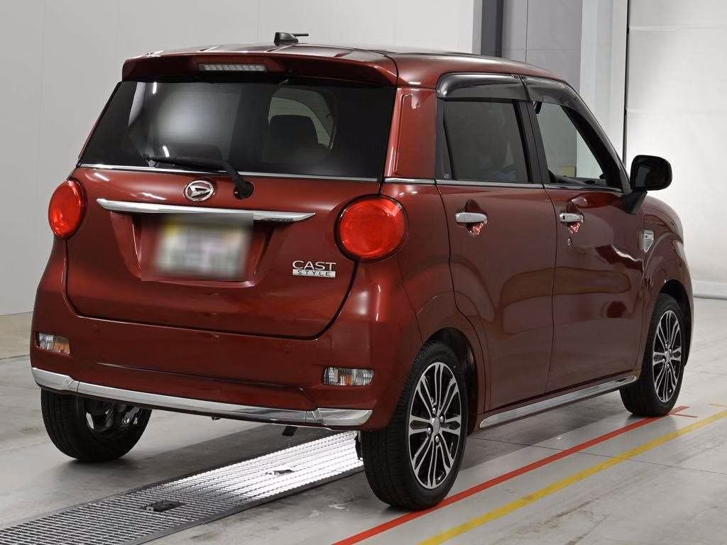 DAIHATSU CAST