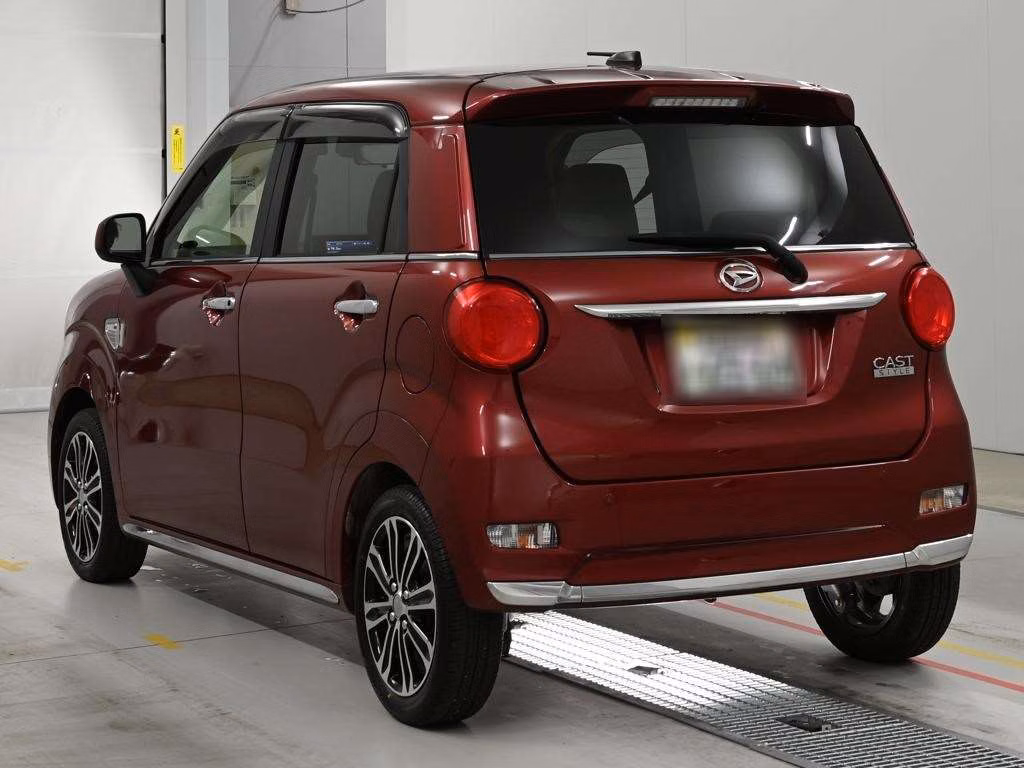 DAIHATSU CAST