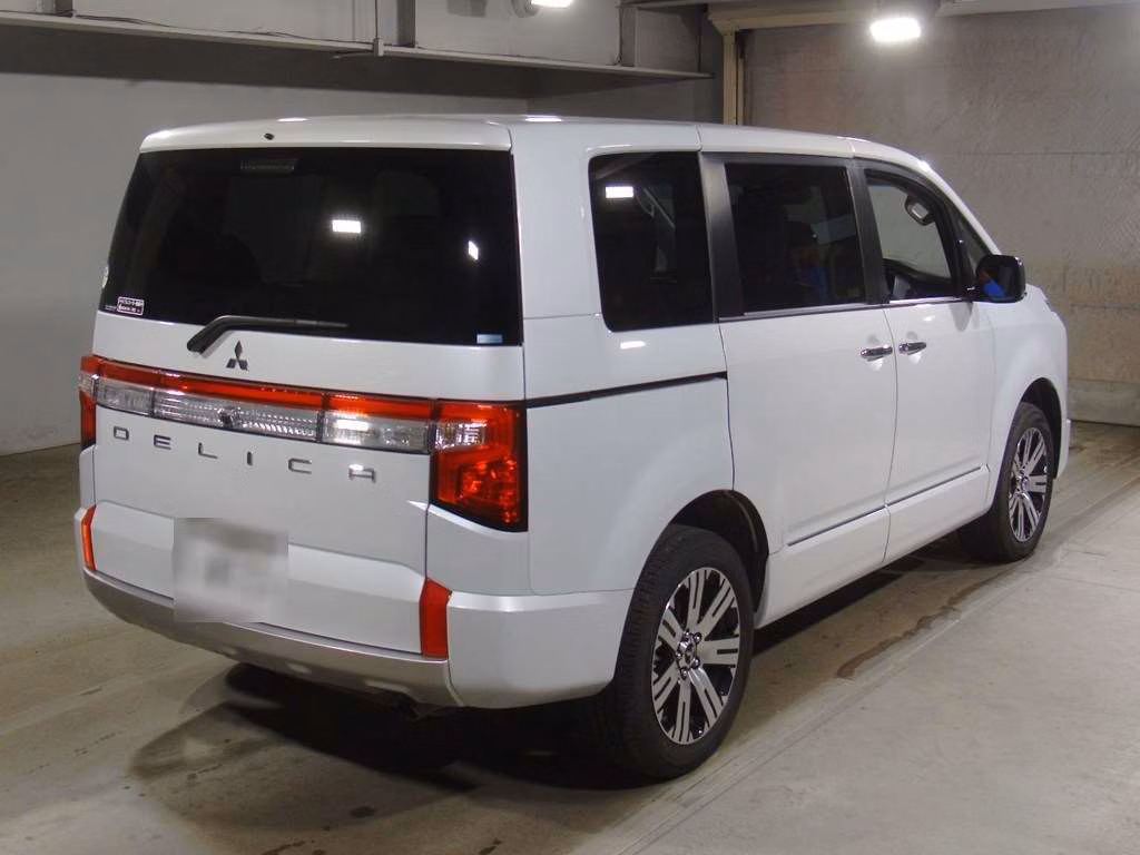 MITSUBISHI DELICA D:5