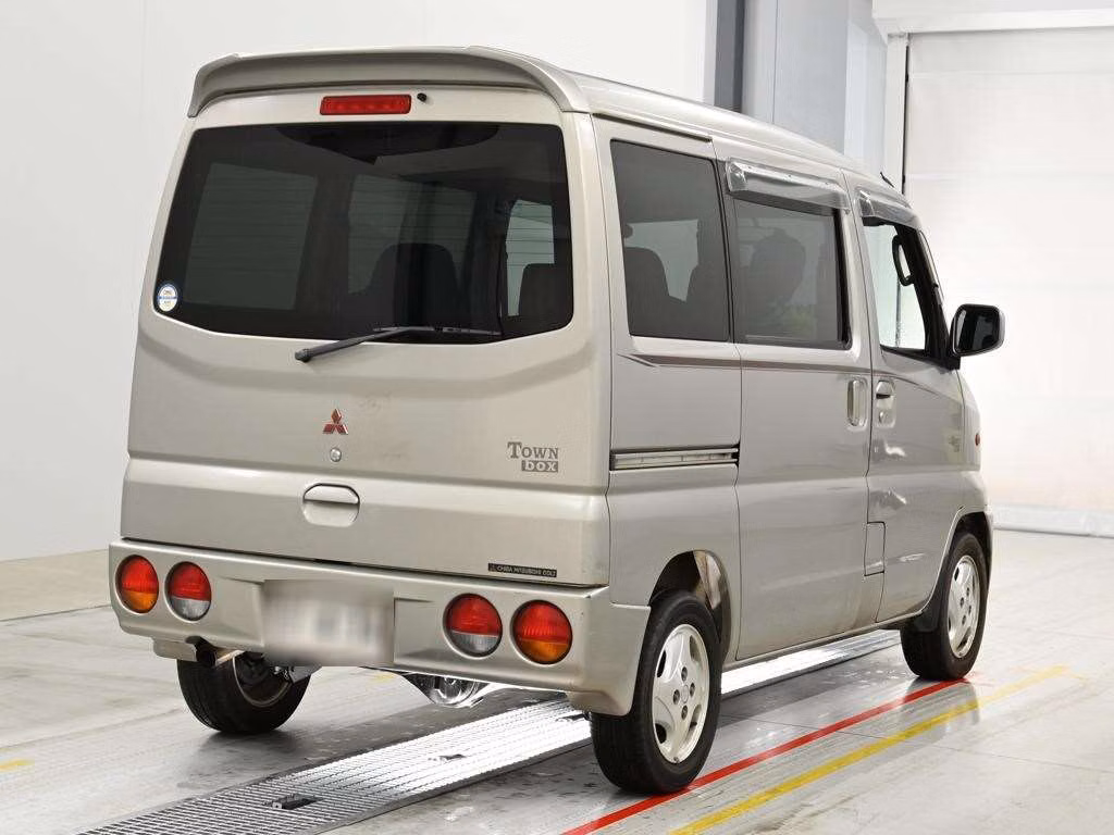 MITSUBISHI TOWN BOX